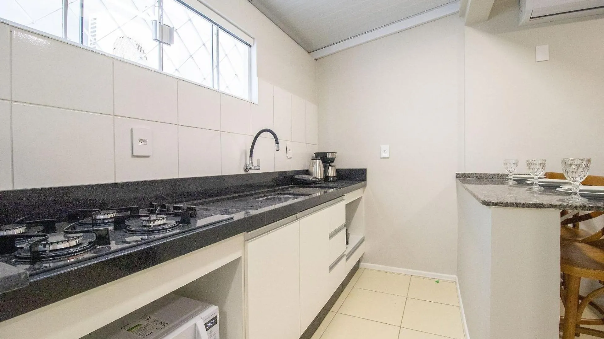Joa23 - 1 Dorm, Climatizado, Garagem, Tv Smart Daire Balneario Camboriu